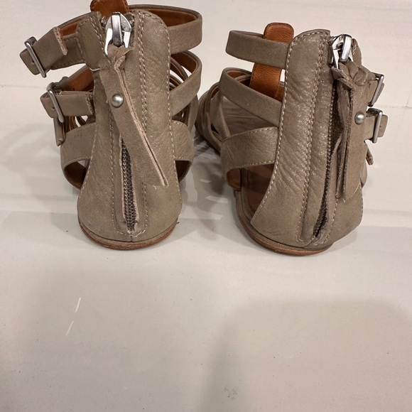 GENTLE SOULS GLADIATOR SANDALS - Picture 3 of 5